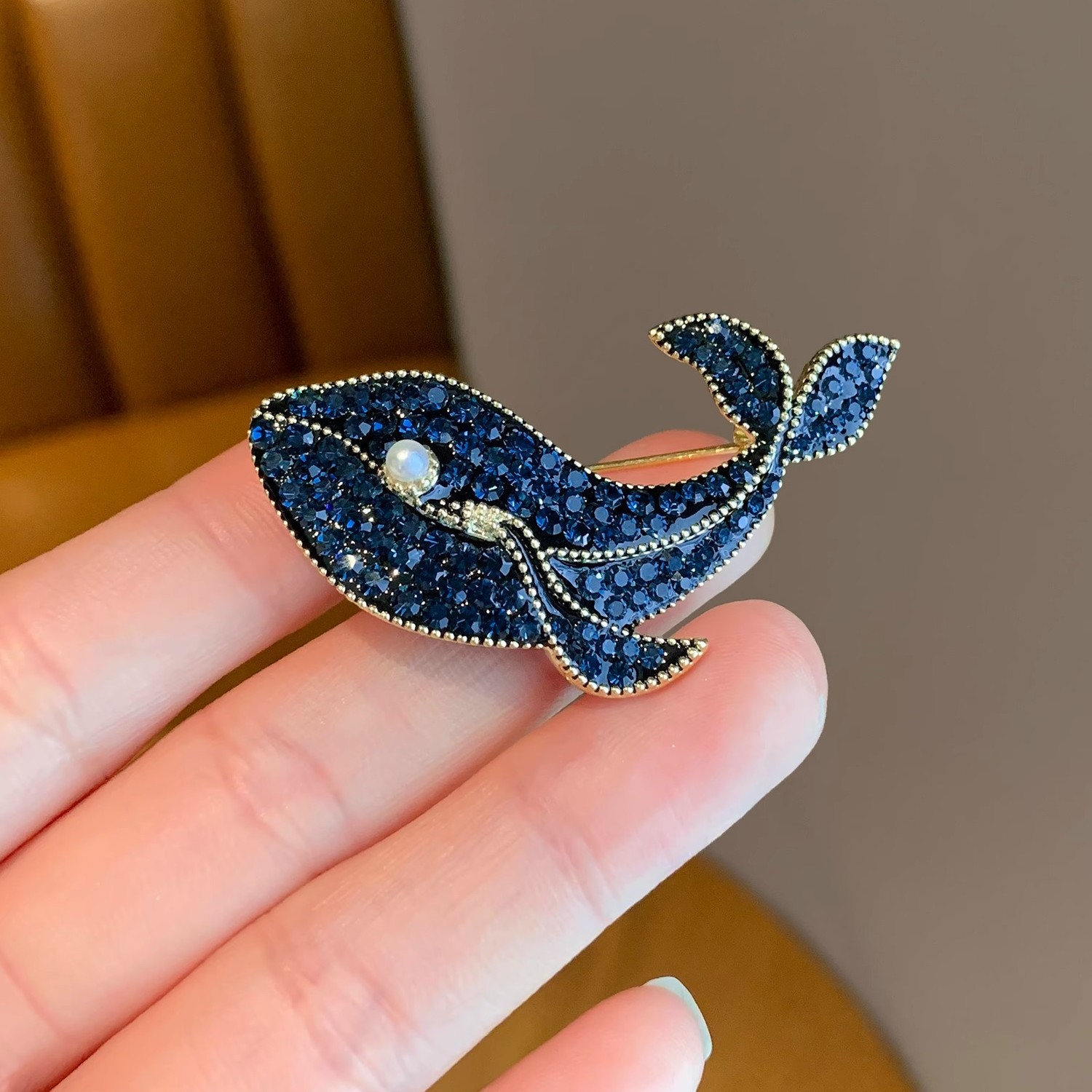 Holiday, Daily Occasion Alloy Material Beach Pin Animal Alloy Inlay Artificial Diamond Women's Brooches