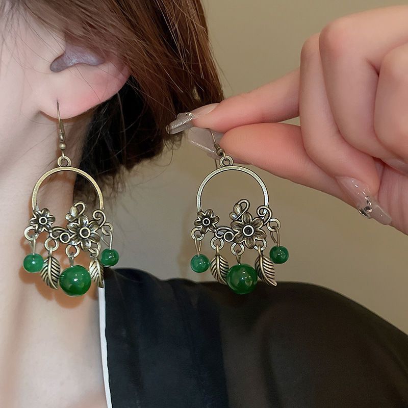 Pendientes de perlas de cristal de diamante de aguja de plata pendientes largos de lujo de Luz Retro europeo y americano pendientes dulces frescos de alto grado para mujeres