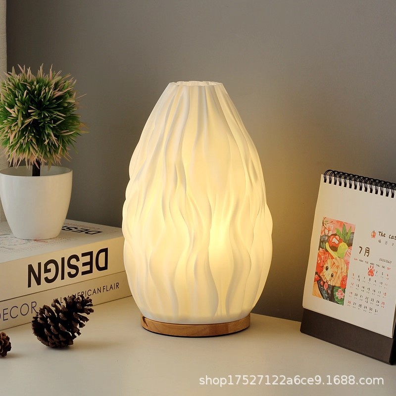 Lámpara de escritorio simple lujosa moderna nórdica de alto valor de la atmósfera de protección de ojos crema decoración de escritorio lámpara de noche