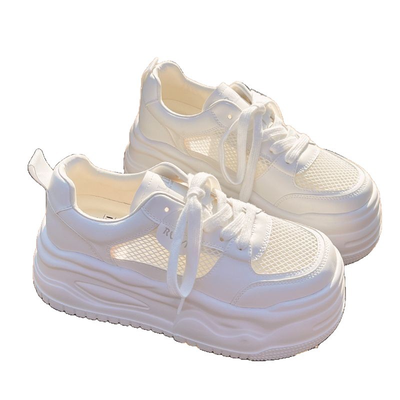 Zapatos blancos de malla gruesa para mujeres, verano de 2025 nuevos zapatos de skate transpirables, zapatos casuales ligeros transpirables para mujeres
