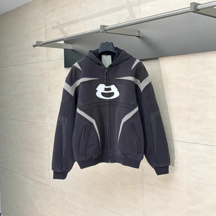 �߰汾B���ع����f�C܇�L���e�A�ˌ���������Ůͬ���l��