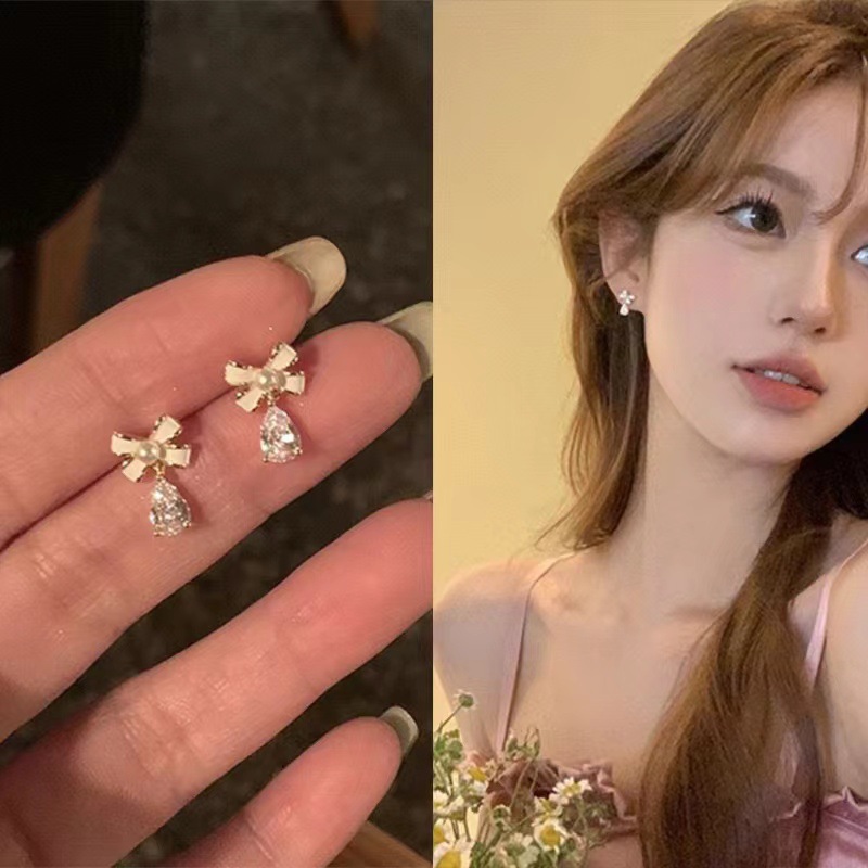 Sophisticated small cute design universal earrings with bow pearl…