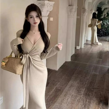 交叉v领长袖针连衣裙女秋冬打底内搭气质裙子收腰绑带包臀长裙