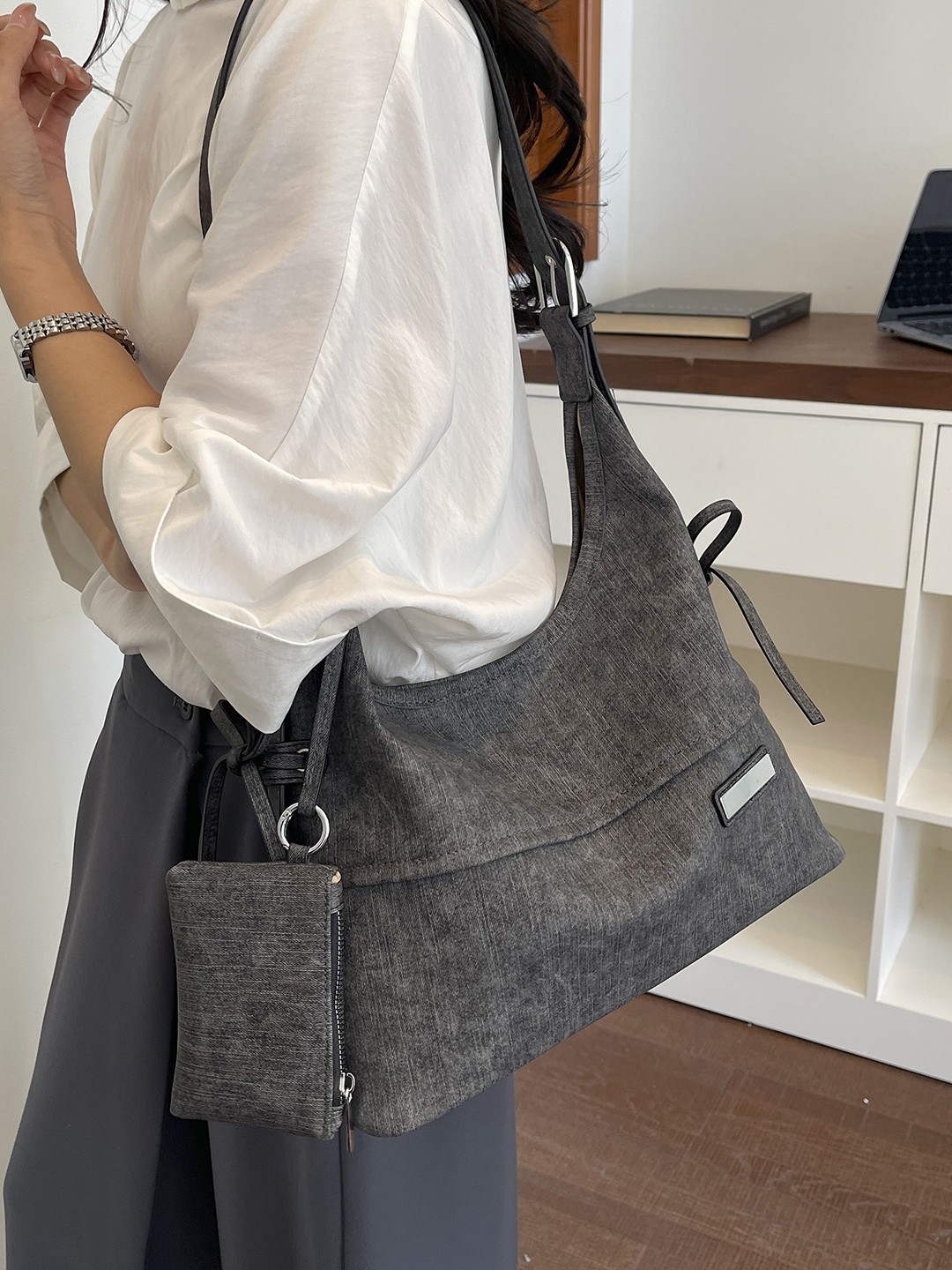 Bolso coreano de gran capacidad para mujeres 2026 verano nuevo viaje transfronterizo tote bag retro nicho mochila de hombro