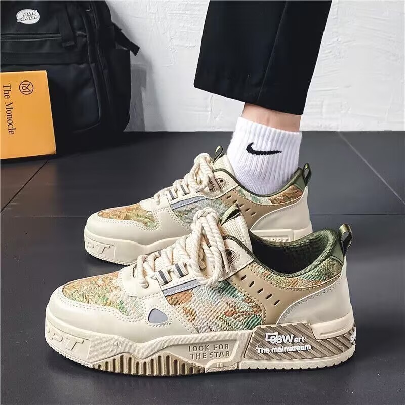 Zapatos de hombre 2024 nuevos zapatos blancos de primavera de moda coreana zapatos de skate juveniles zapatos deportivos casuales de moda para hombres