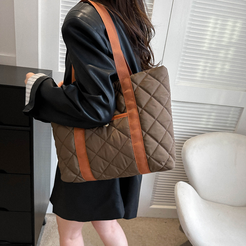 小众秋冬女包外贸新款时尚牛津布单肩包简约大容量棉服腋下托特包|undefined