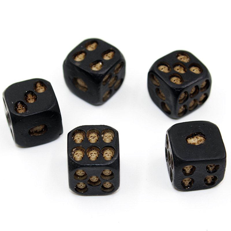 Resin Skull Dice 1