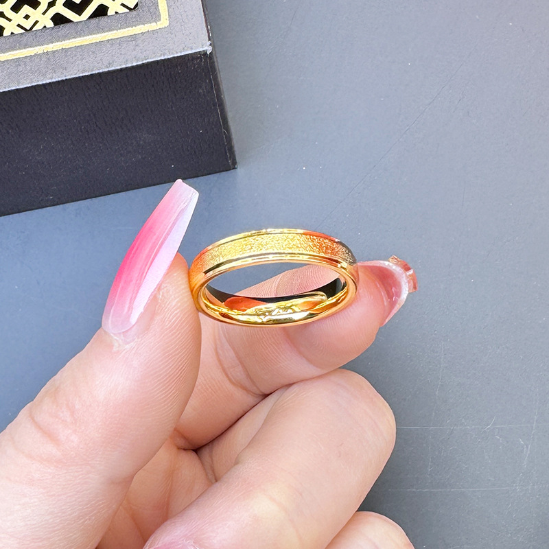 Vietnam arena oro popular europeo y americano anillo estrellado flash esmerilado personalidad pareja joyería Yiwu fabricante de suministro