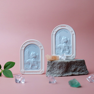 Source Factory Customized Gypsum Fragrance Tablets Wardrobe Wardrobe Fragrance Tablets Car Fragrance Pendants Wholesale Creative Gifts