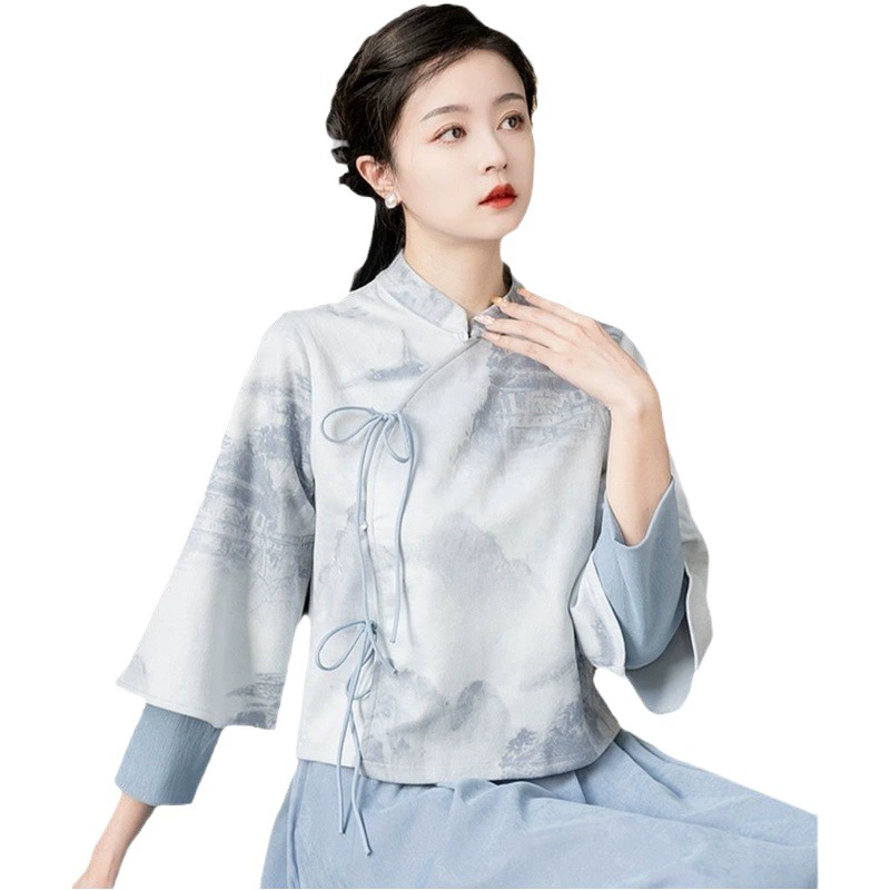 Новинка осени/зимы 2024: комплект в китайском ретро-стиле — замшевый топ-ципао с принтом в технике тонг-фу и набор для чайной церемонии в стиле дзен