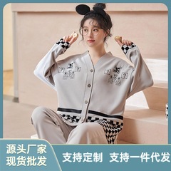 純綿のパジャマの女性の新型の長袖のズボンの甘いカジュアルな女性のvネックの春と秋の大きいサイズの家の服は外に着ることができます。