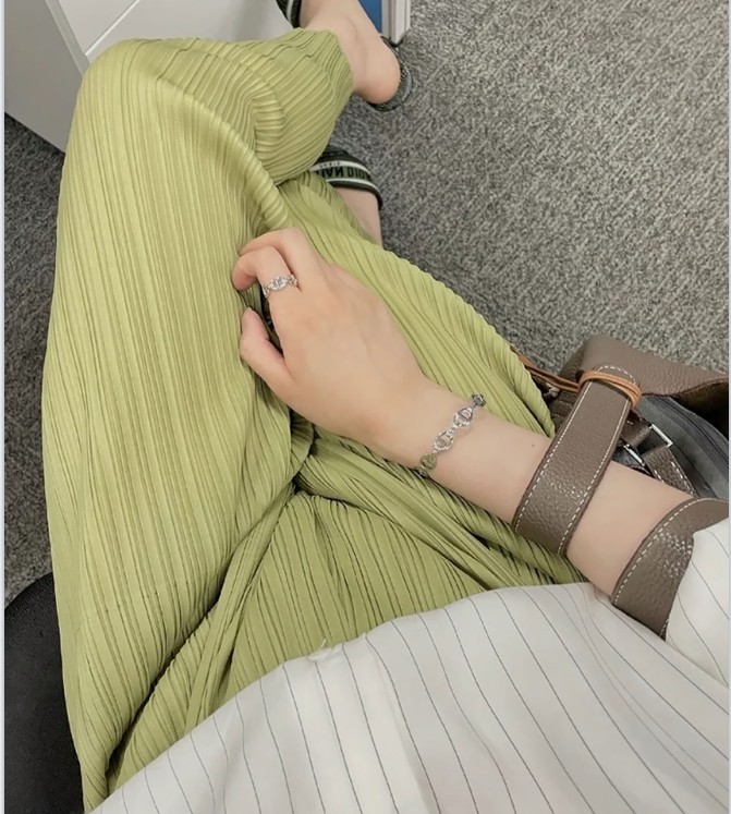 Quần chín tấc bơ
