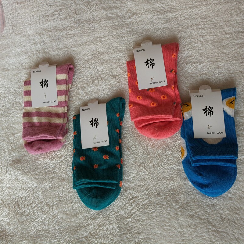 New Mid-Calf Autumn and Winter Cotton Seamless Floral Socks Cute Girl Matching Socks Wholesale