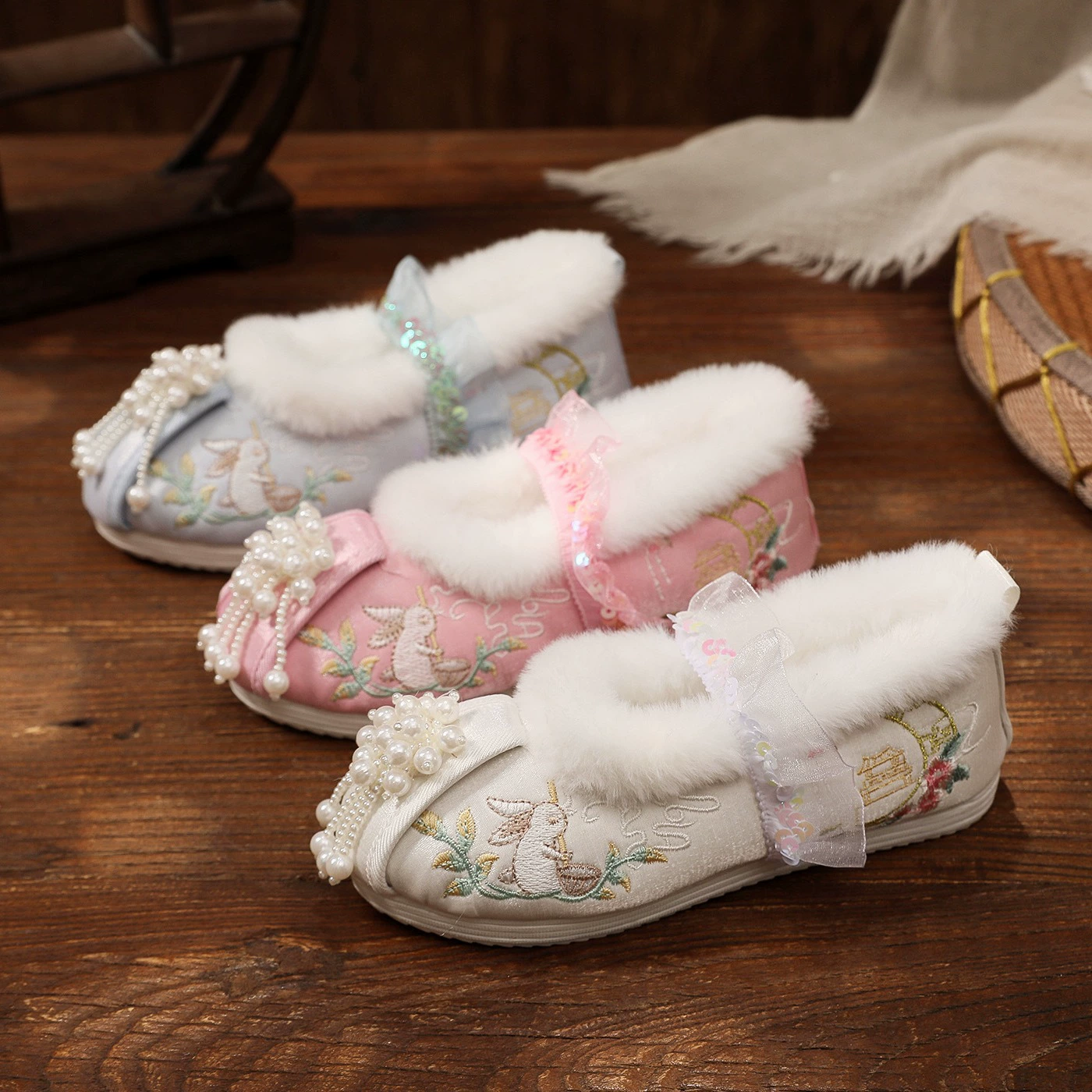 Детские новые женские хлопковые туфли на флисовой подкладке, обувь ханьфу ручной работы с жемчугом, танцевальная обувь, старинный костюм, детская обувь с вышивкой, Национальный стиль