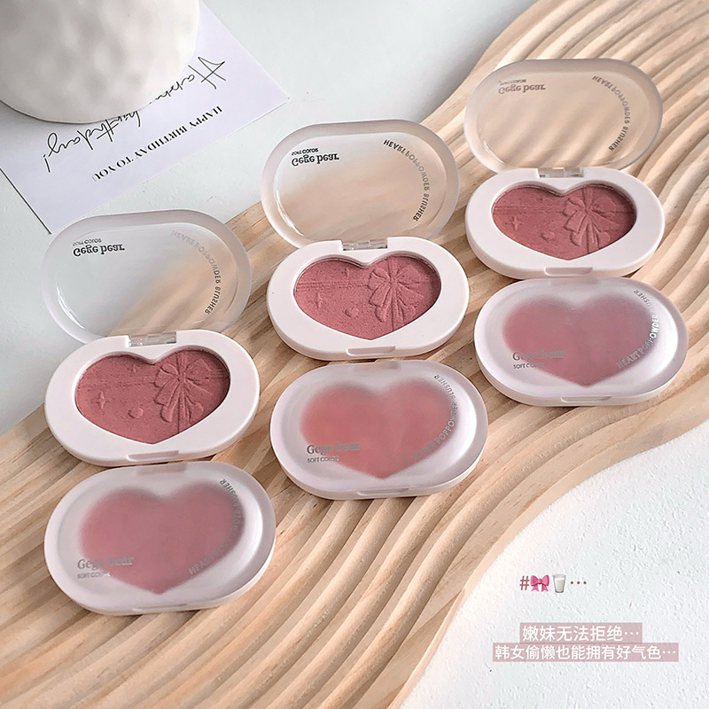 Gege bear blush cardíaco suave de baja saturación blanqueamiento natural brillante expansión contracción maquillaje de belleza transfronterizo