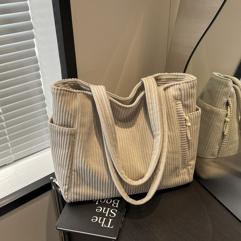 가을과 겨울 새로운 코듀로이 토트 백 한국 단색 간단한 캐주얼 어깨 가방 통근 언더암 가방 핸드 백 여성