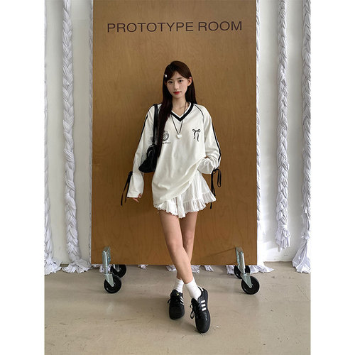 Original Quality White V-Neck Long-Sleeve Women's Loose Button-Trim Design Fitted Shirt for Autumn