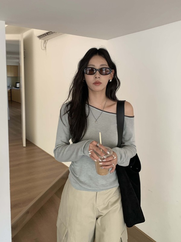 广州黄峥巨好看针织打底衫女内搭早秋韩系穿搭别致斜肩上衣530068|undefined