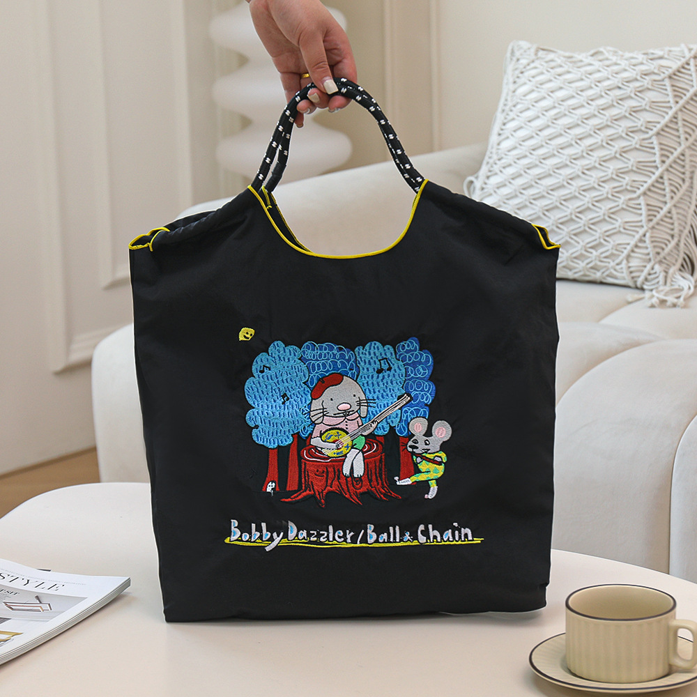 厳選ネット赤同項日系ボールチェーン刺繍レジ袋女性ファッション小衆大容量シングルバッグ潮