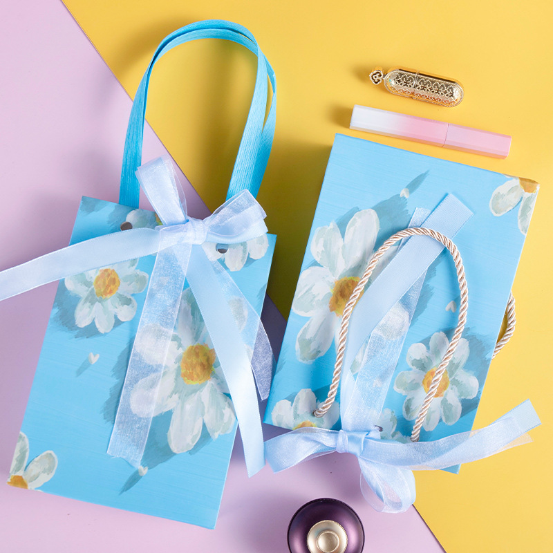 Elegante bolsa de regalo de crisantemo ins estilo Regalo de Cumpleaños bolsa de embalaje bolso de papel bolsa de regalo de mano horizontal bolsa de papel