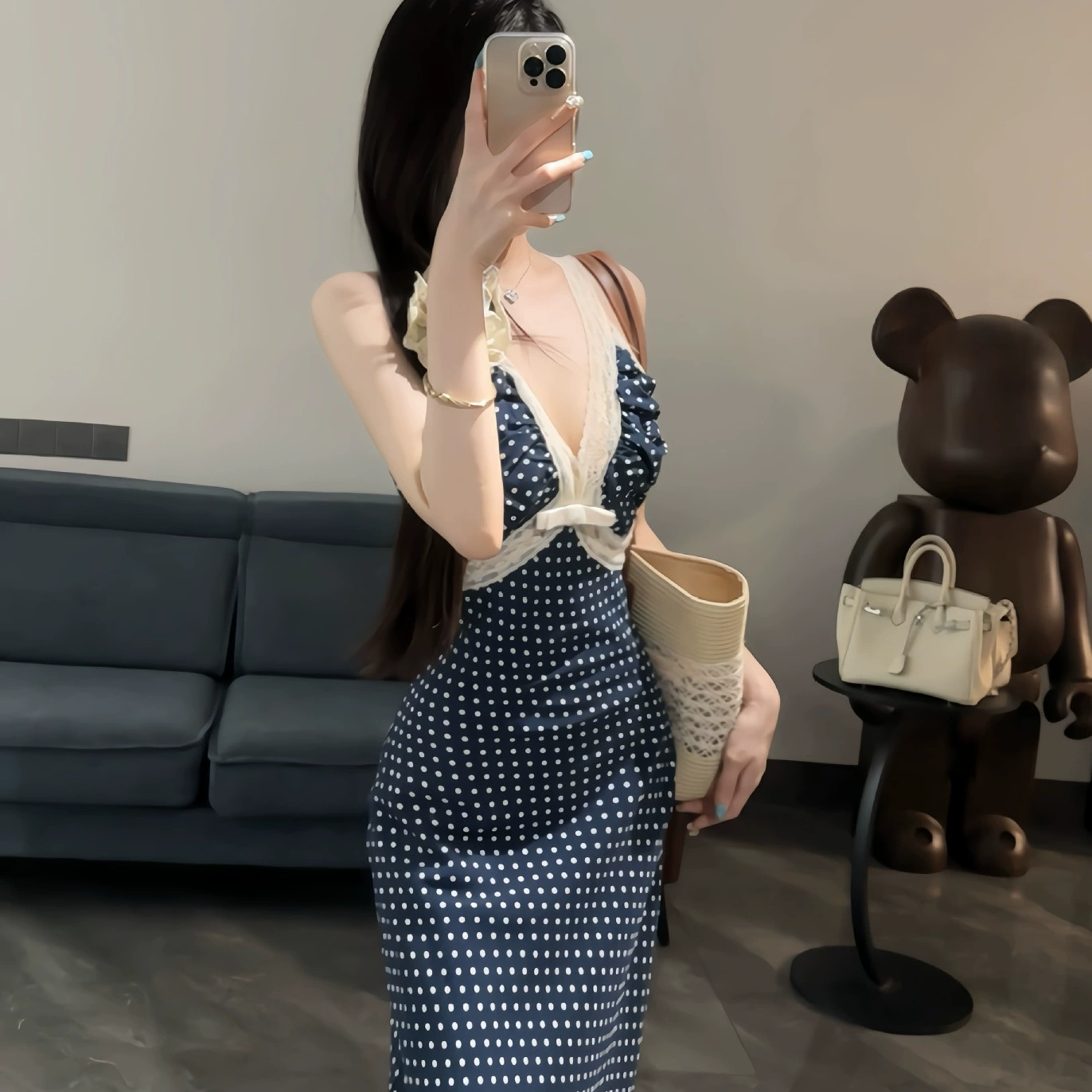 法式复古V领蕾丝拼接波点收腰鱼尾连衣裙女设计感小众度假长裙子