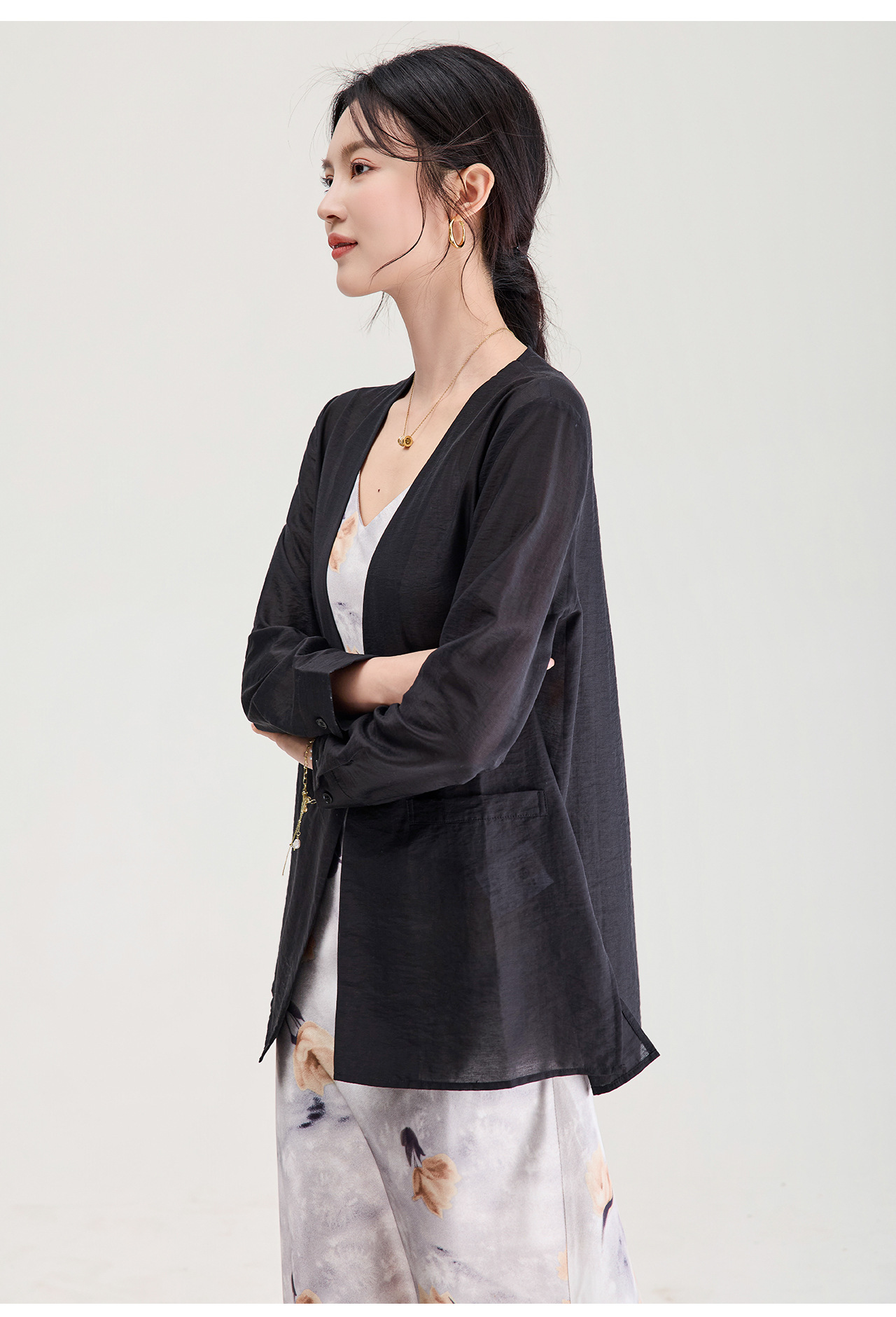 Áo cardigan nữ tay dài chất liệu tencel mát lạnh dáng rộng — màu đen chi tiết 14