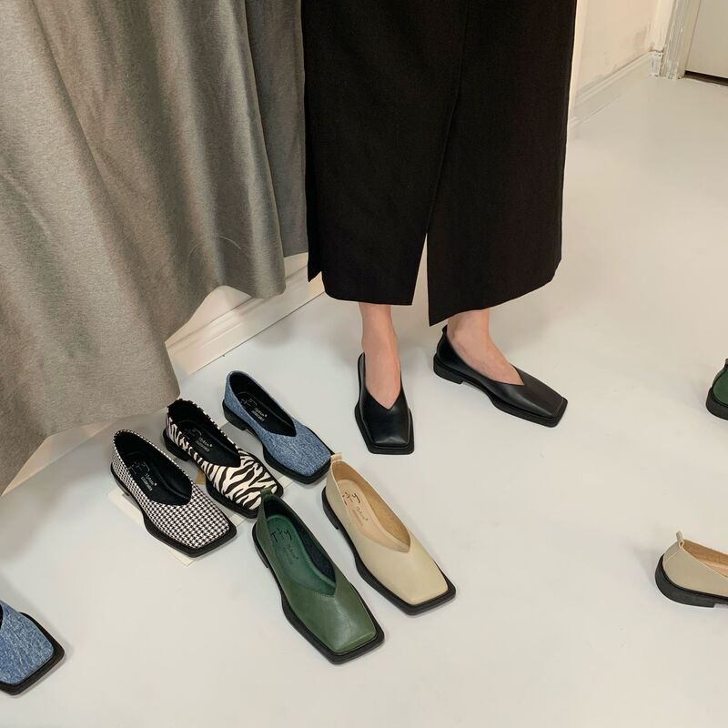 Flat-Soled Niche Design Flats Women's Shoes New Spring and Autum Slip-On Soft-Soled Black Loafers Autum Shoes Mary Jane Flat-Soled Niche Design Flats Women's Shoes New Spring and Autum Slip-On Soft-Soled Black Loafers Autum Shoes Mary Jane