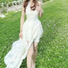 度假提花长裙海边法式气质挂脖白裙女收腰显瘦网纱氛围感连衣裙