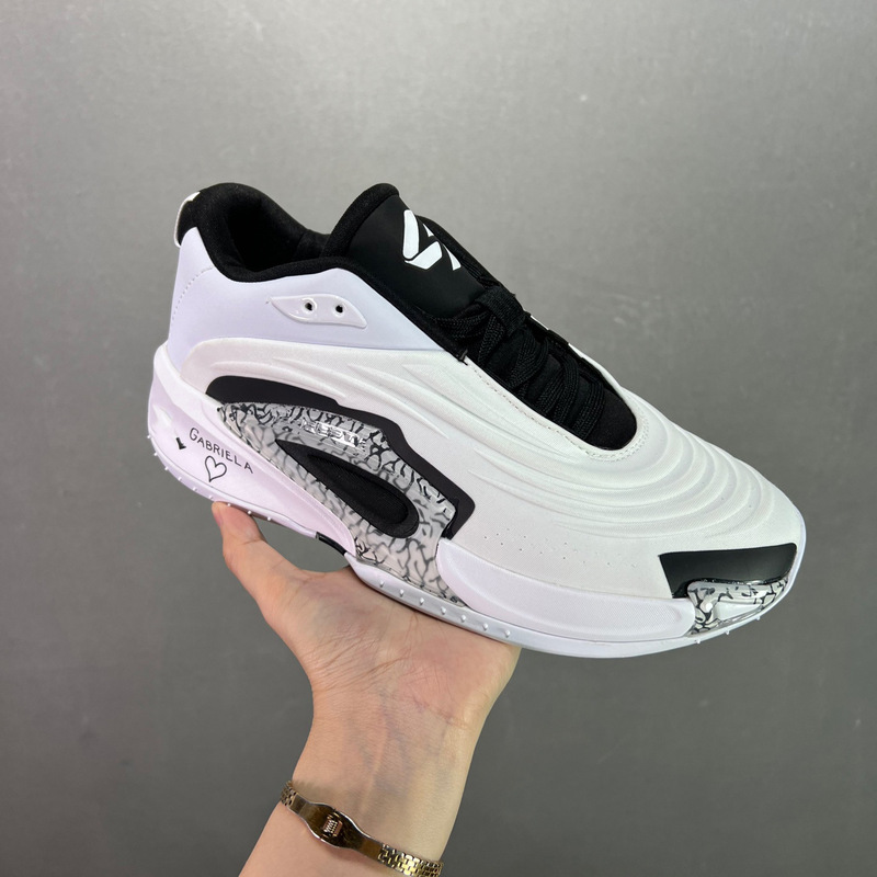 Putian Shoes High Version Luka Basketball Shoes Men's Luka Practical Sneakers Doncic Boots Flying Line Breathable Sports Shoes Putian Shoes High Version Luka Basketball Shoes Men's Luka Practical Sneakers Doncic Boots Flying Line Breathable Sports Shoes