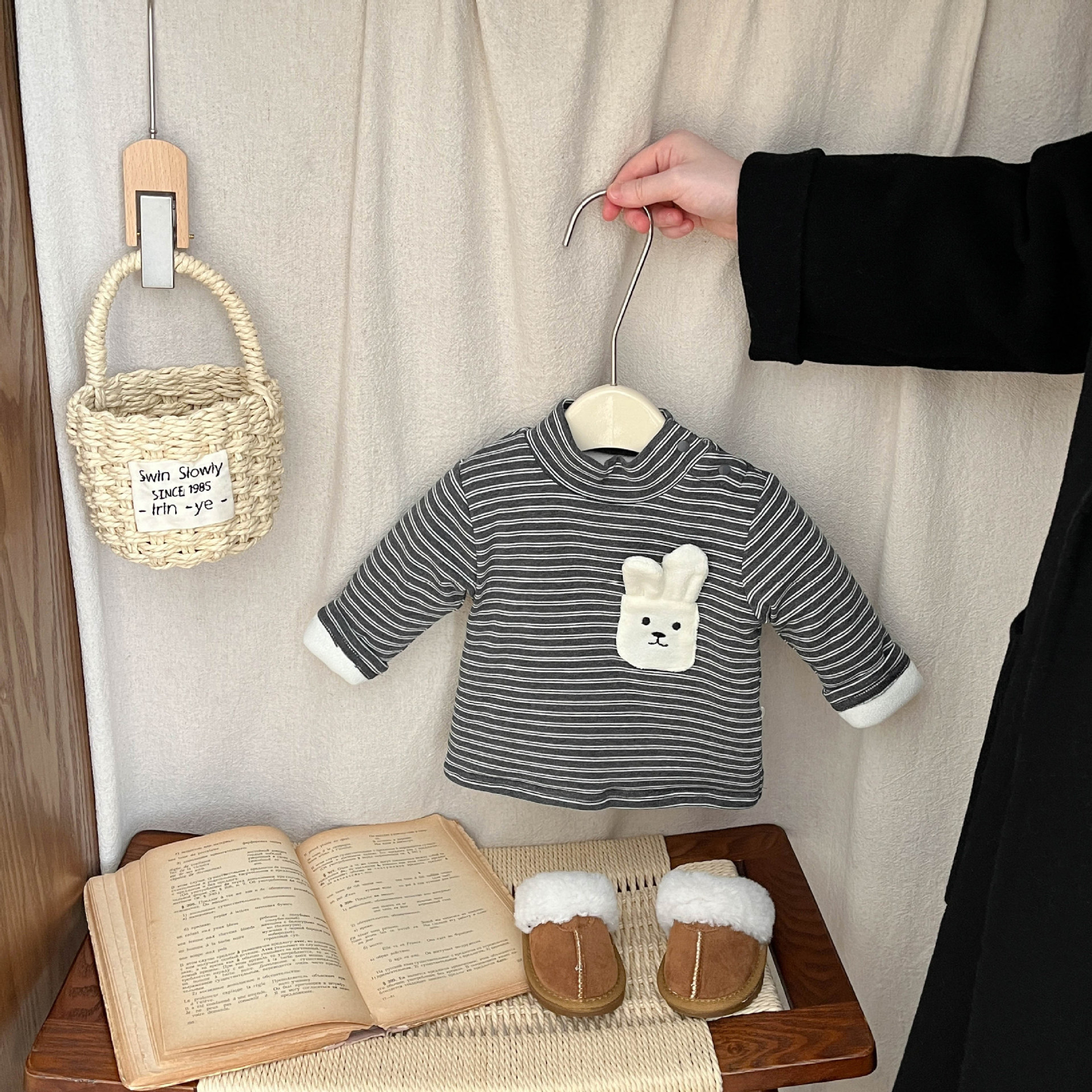 Invierno bebés más camisa de base de terciopelo universal bebés rayas extranjeras cuello de media altura engrosado con chaqueta caliente para niños