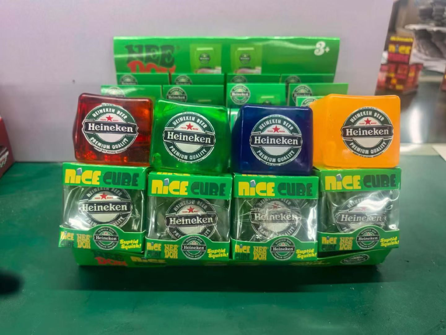 Inventario transfronterizo explosivo Needoh pellizco cuadrado pellizco nocturno maltosa descompresión rebote lento juguete de ventilación