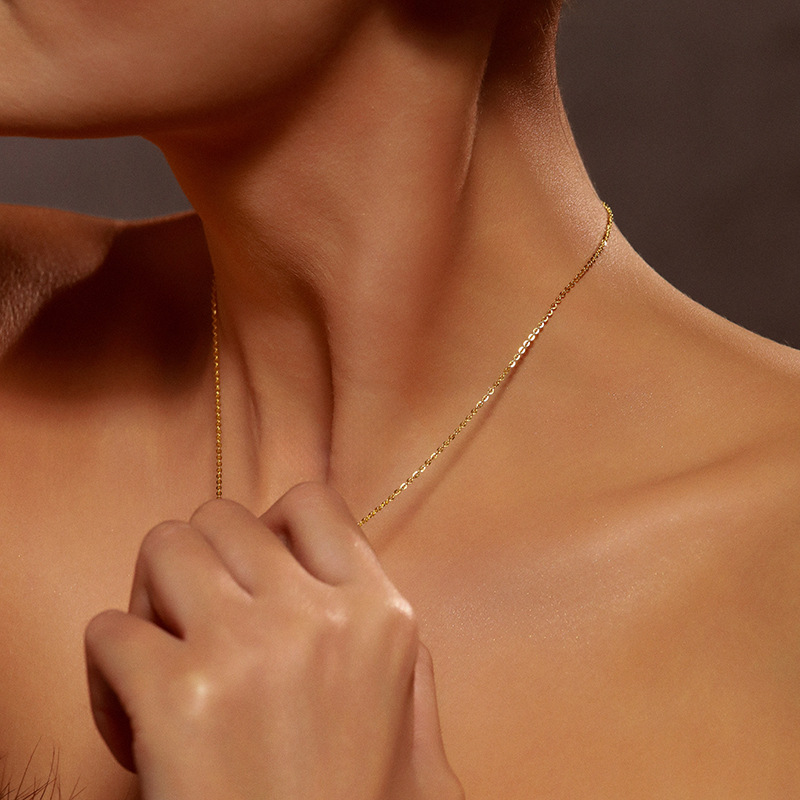 Xuping simple clásico diario fácil de tomar aleación de cobre chapado 24k cadena de cadena de cadena ligera de lujo atmósfera langosta collar