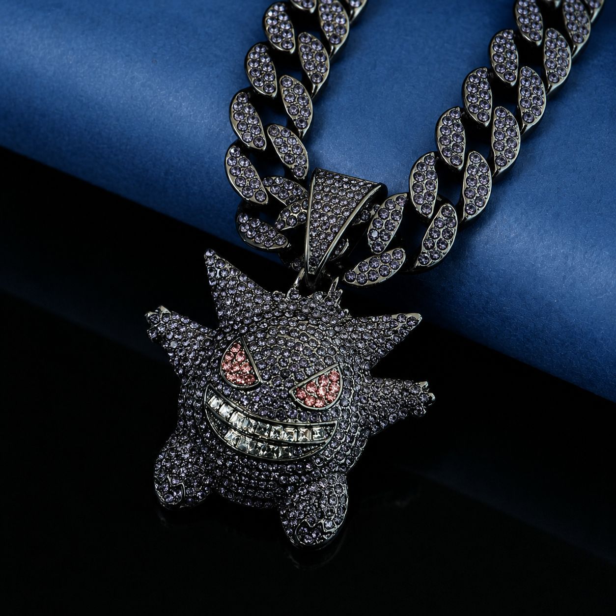 Personalidad europea y americana hiphop Pokemon elfo anime mascota elfo gungghost colgante de aleación collar de hip-hop