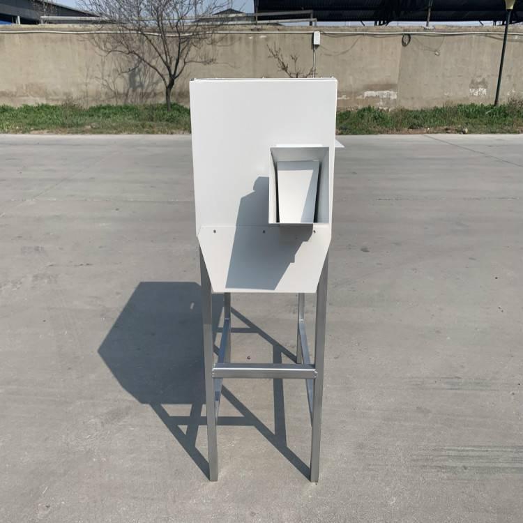 Máquina de descascar automáticamente multifuncional para eliminar el lodo y eliminar el equipo de hojas podridas para cortar y descascar plántulas de ajo