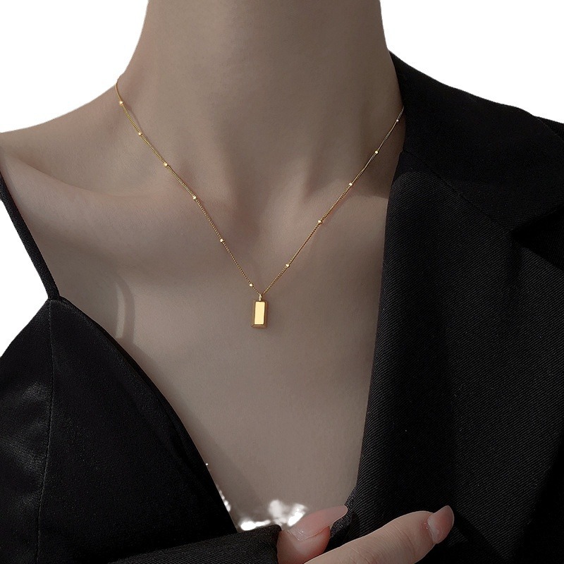 Colar com pingente de barra dourada para mulher aço inox_voghion.com