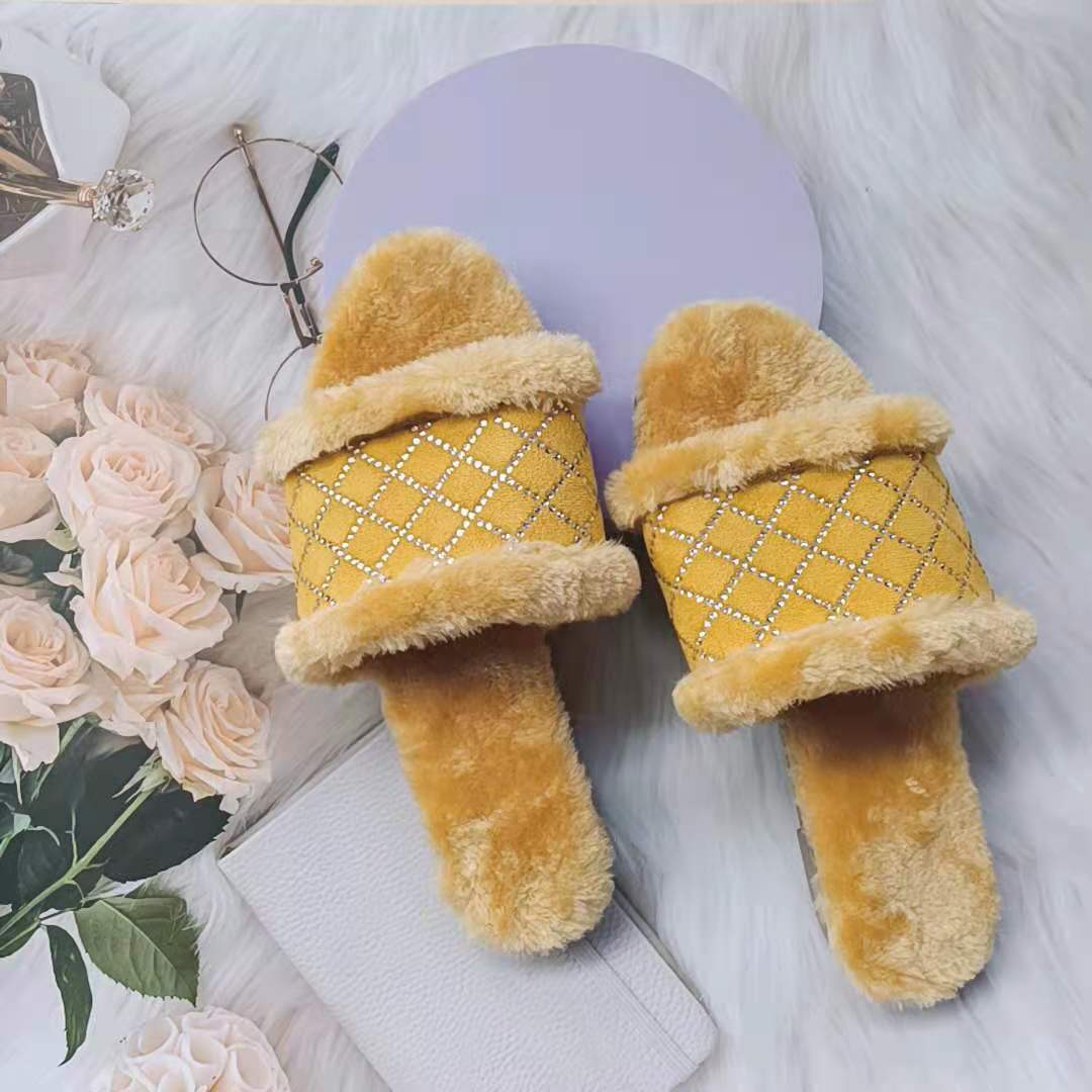 Stylish diamond-encrusted fluffy slippers with comfortable fluffy women's shoes_voghion.com