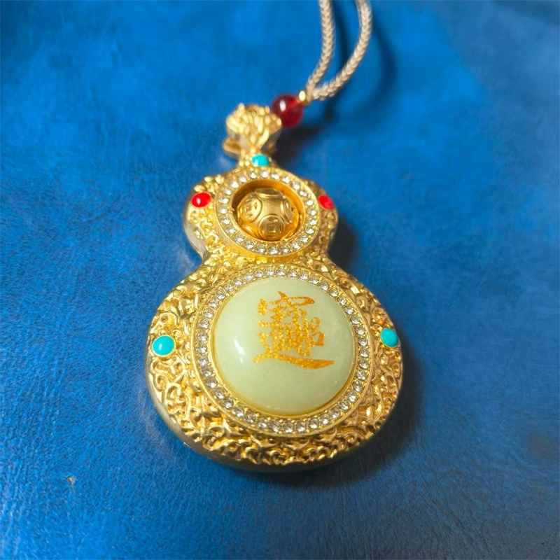 Glowing pendant, handle, bag, mobile phone