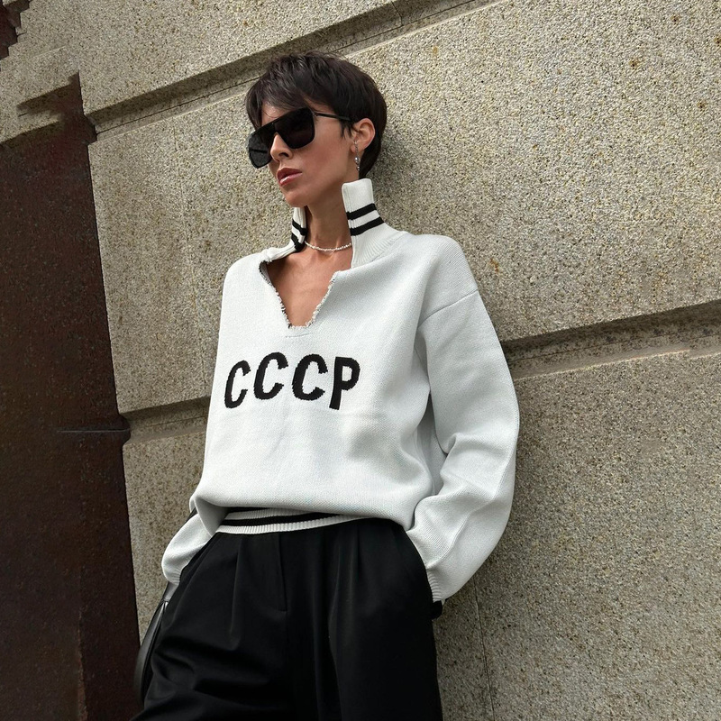 Amazon cross-border letter yarn-dyed hem tightening soft glutinous sweater women's lapel personalized design long sleeve sweater Amazon cross-border letter yarn-dyed hem tightening soft glutinous sweater women's lapel personalized design long sleeve sweater