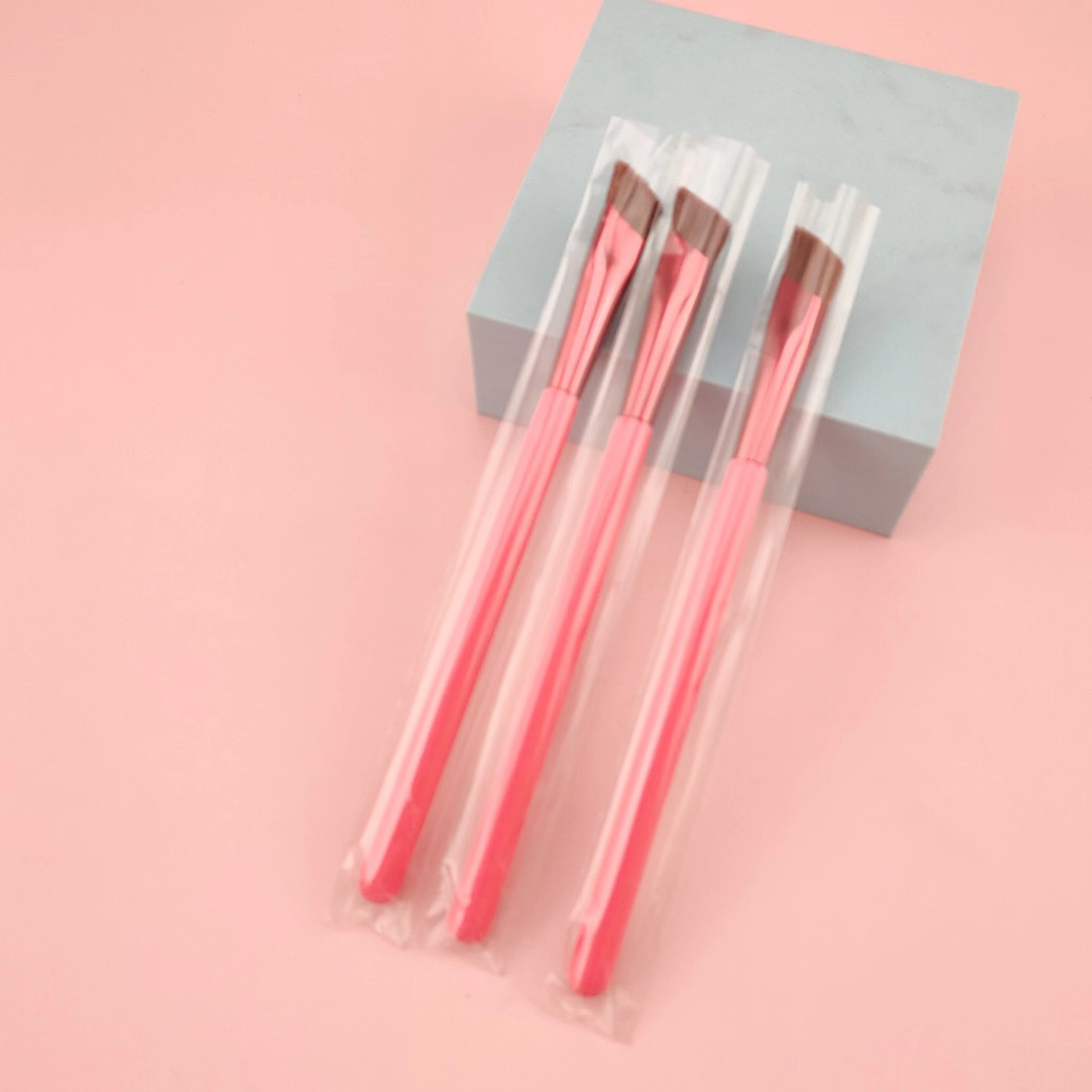 Cross-border exclusive wild eyebrow brush, multi-functional square three-dimensional concealer brush, angled eyebrow brush, hairline portable makeup brush undefined