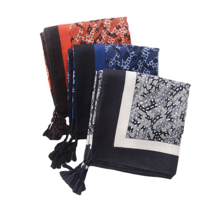 Patrón clásico europeo y americano bufanda de seda delgada primavera chal de viaje femenino H letra impresa borla de algodón y lino sensación bufanda