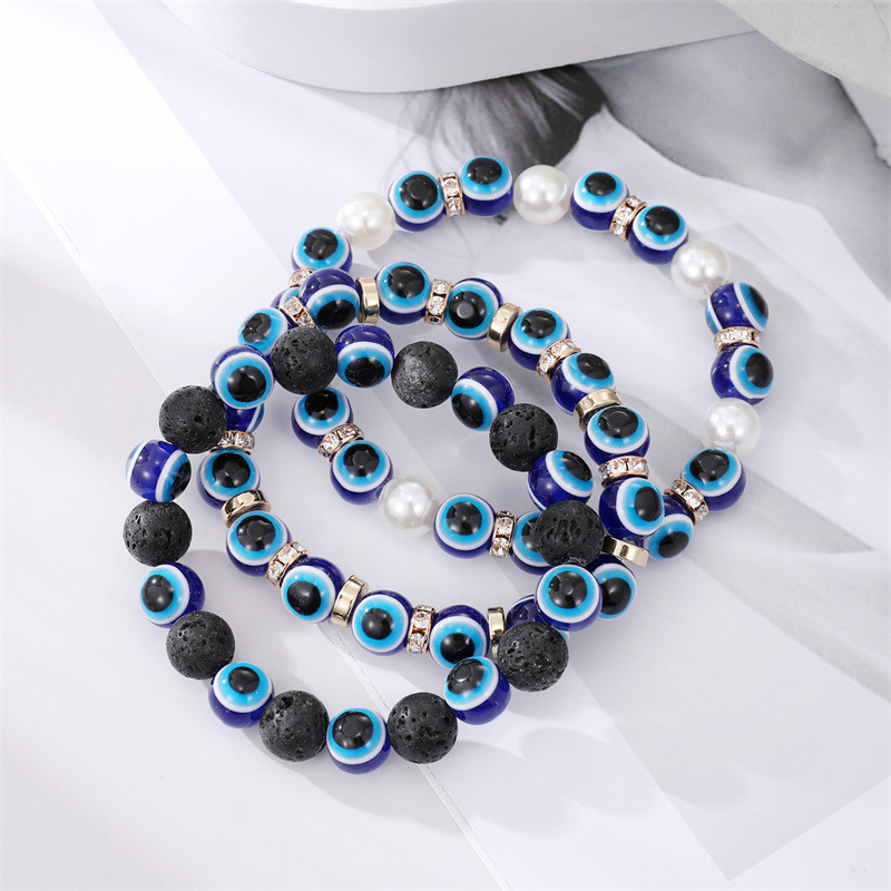 Retro Simple Devil's Eye Bracelet Imitation Pearl Beaded Bracelet display picture 3