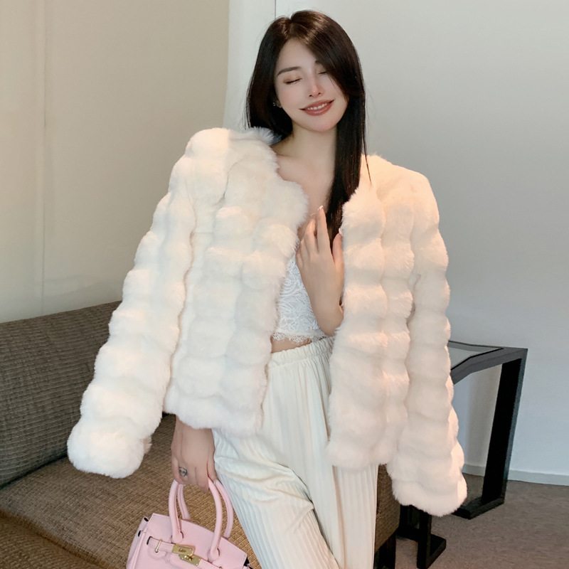 仿狐狸毛秋冬季洋气女仿皮外套短款加厚仿獭兔毛感毛毛加厚外套