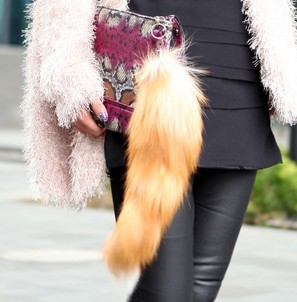 2023 zorro rojo adornos accesorios sexy cola real piel zorro cola danza accesorios imán anal plug