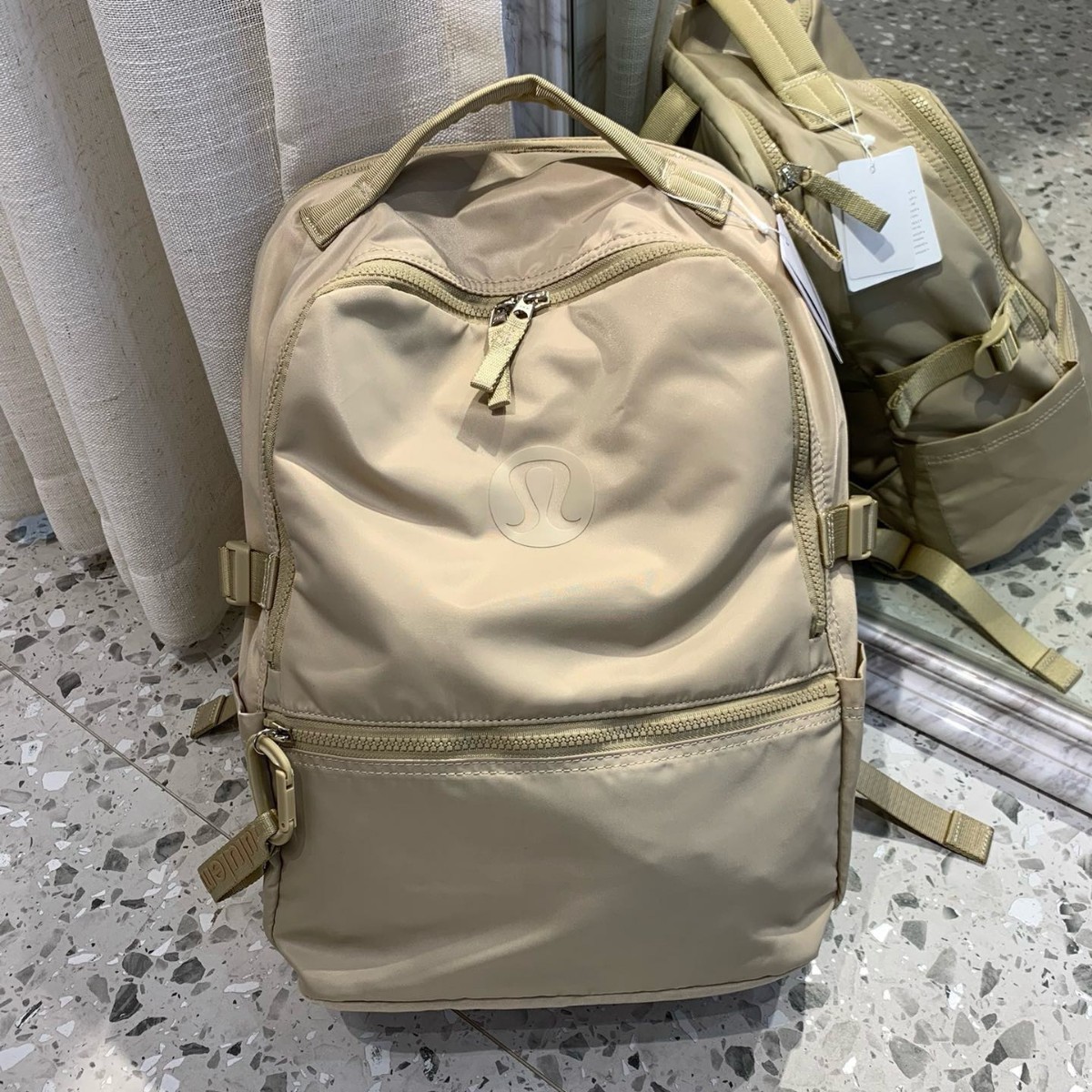 クロスボーダー ルル レディース リュックサック 22L 大容量 ナイロン 防水 パソコンバッグ スポーツ レジャー ビジネス バックパック