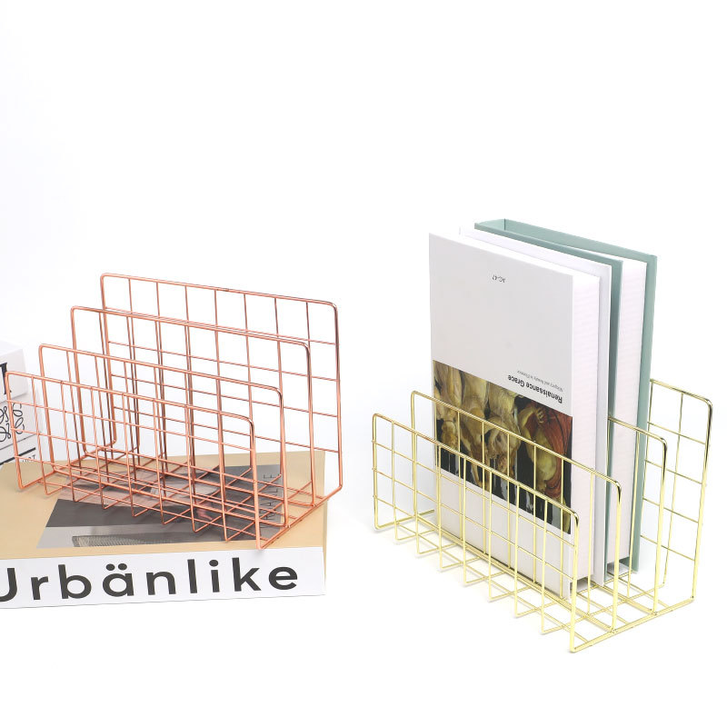 Nórdico de tres rejilla de hierro estantería creativa de metal libro De pie fábrica al por mayor de escritorio decorativo archivo rack de almacenamiento