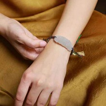 和田玉工厂店玉石工艺品天然新疆和田玉青海料淡淡冰烟紫莲花手牌