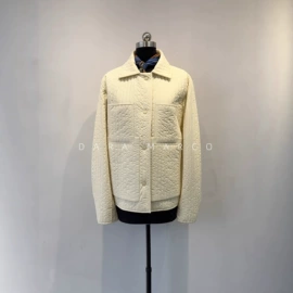 女式毛呢外套;休闲裤;女式羊绒外套