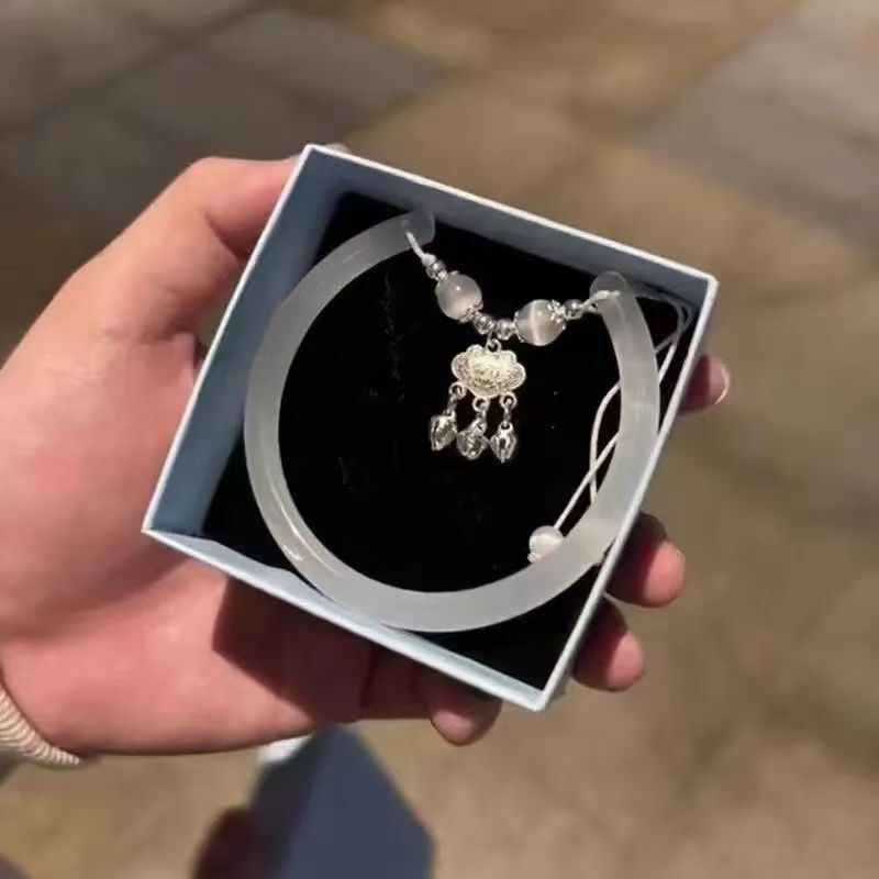 Trembling Acrylic Bracelet Ping An Lock Bell Bracelet Women's Niche Design Half Bracelet Light Luxury Bracelet Trembling Acrylic Bracelet Ping An Lock Bell Bracelet Women's Niche Design Half Bracelet Light Luxury Bracelet