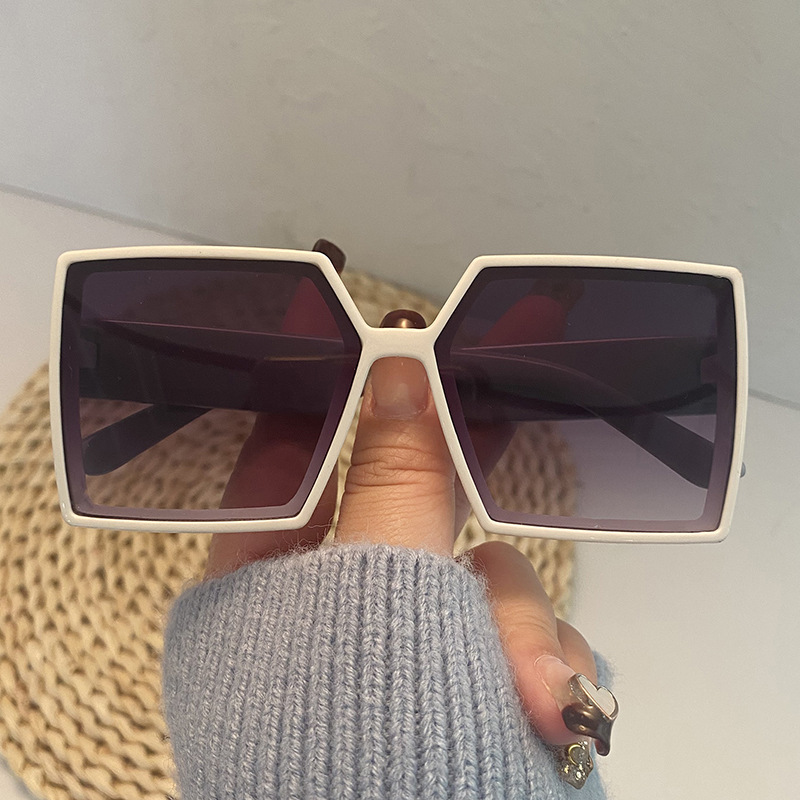 2022 nueva caja gafas de sol para niños de moda personalizada marco grande cara-mirando gafas de sol para niños pequeños accesorios frescos de moda