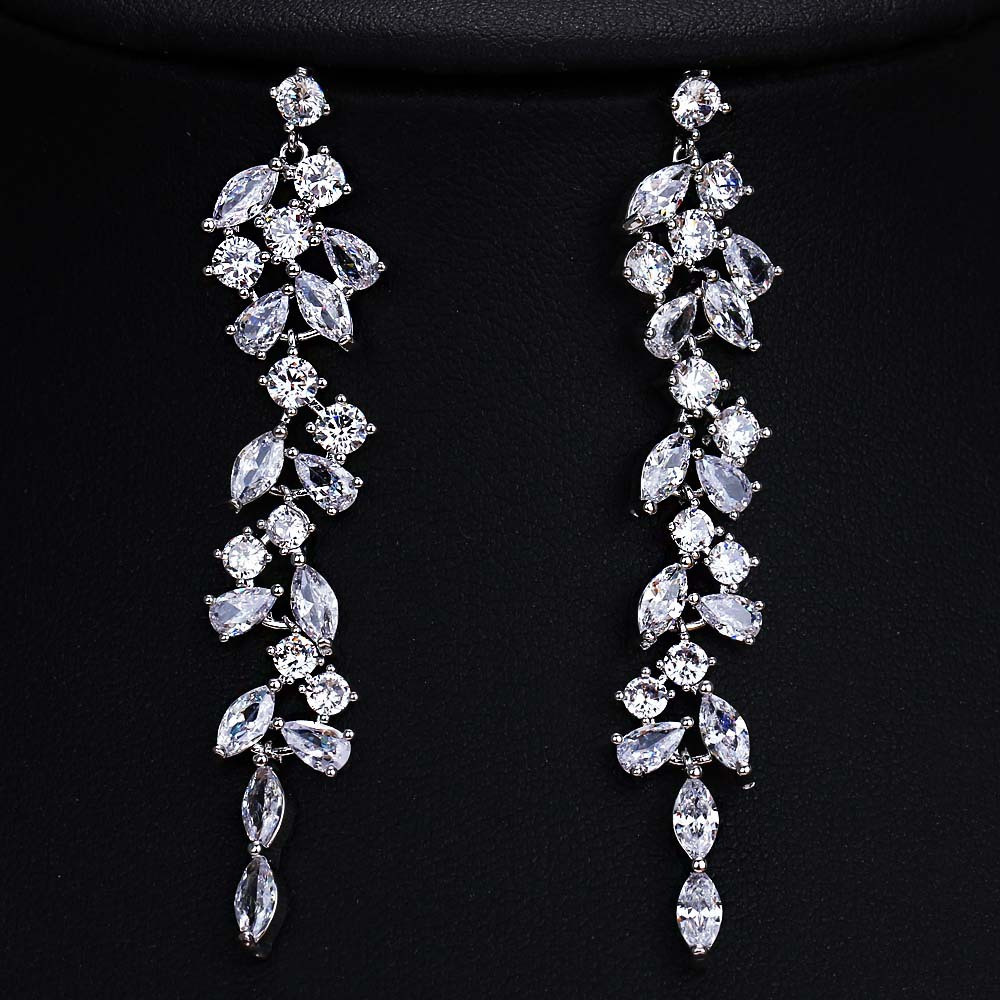 Bijoux En Gros 1 Paire Luxueux Les Gouttelettes D'eau Alliage Zircon Boucles D'oreilles display picture 3